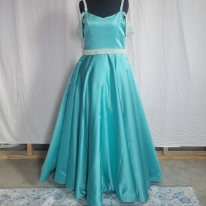 Elegant Blue Evening Gown